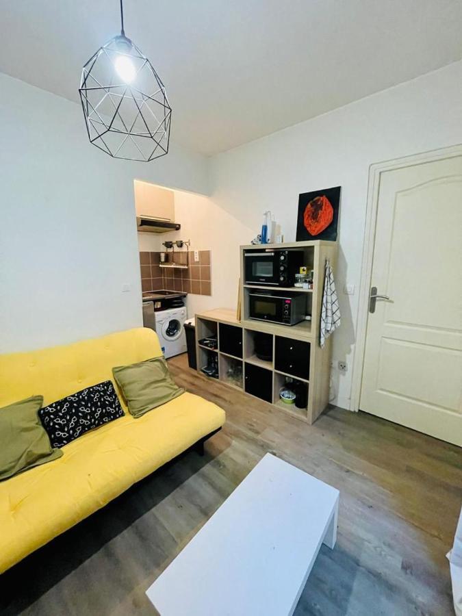 Appartement En Plein Coeur Du 10Eme Et Proche De Plusieurs Gares Paris Exteriör bild